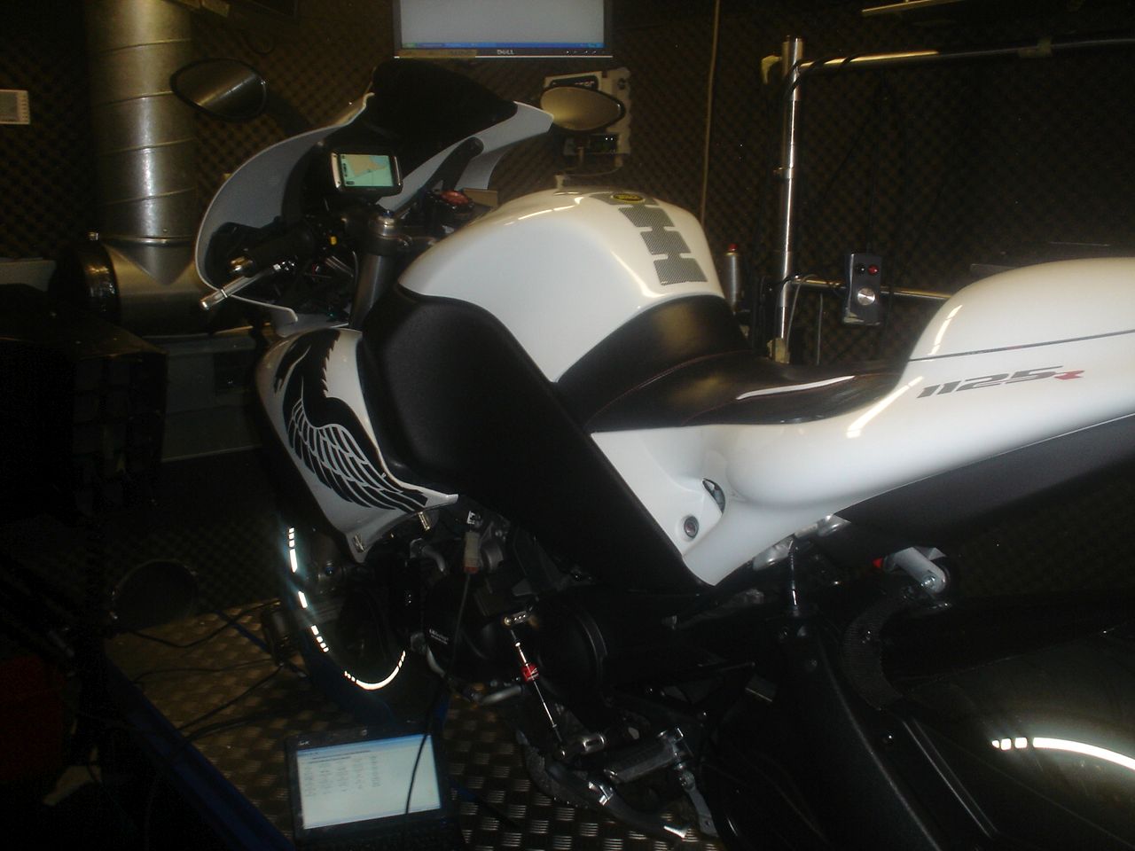 foto van Twin Motorcycles Buell Support forever.